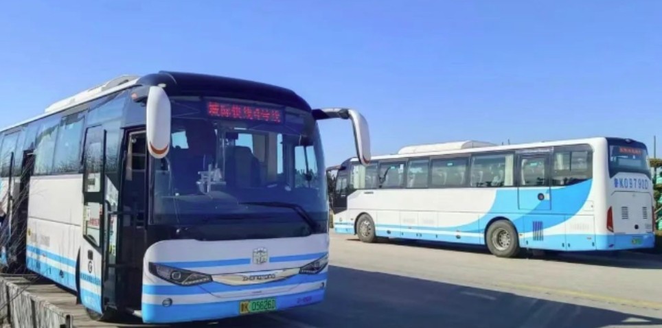 乘坐城際4號線，打卡布魯維斯、那香海、海草部落，連線貓頭山、火炬八街。